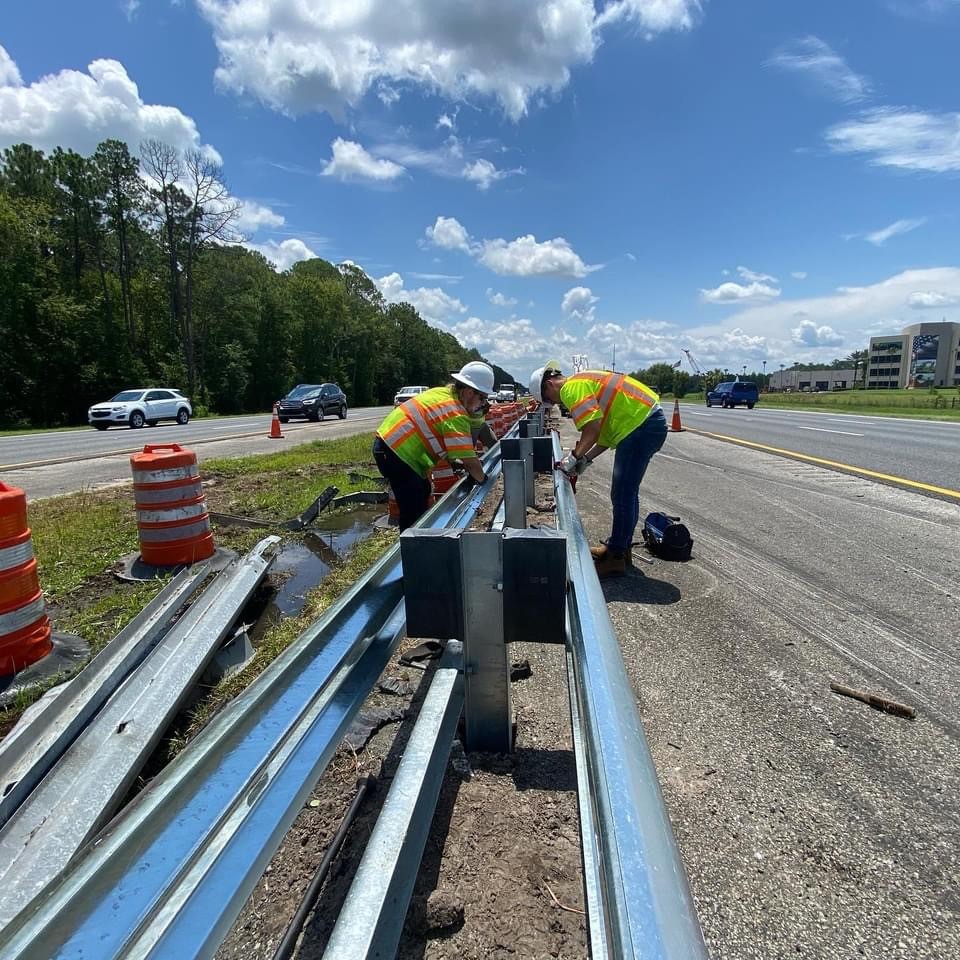 JAX Guardrail Over Turned Semi Trucj MM322